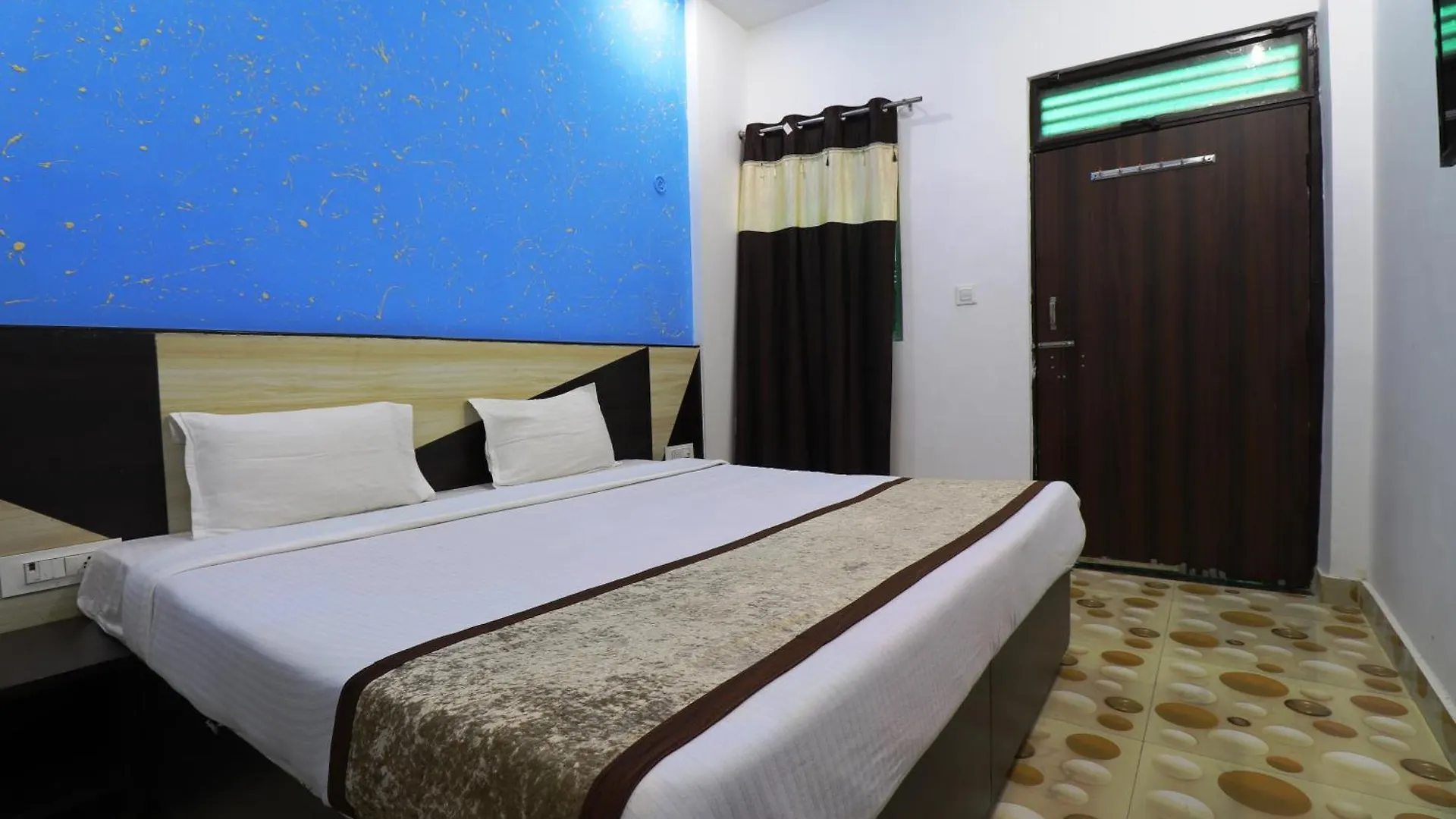 Taj 3 Star Hotel Agra Near Taj Mahal Nagla Dhimar